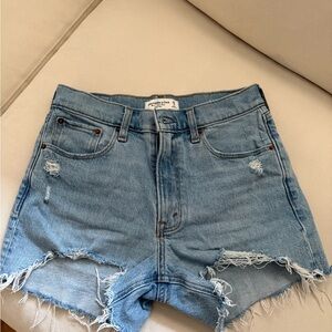 Abercrombie & Fitch 4 inch mom short high rise